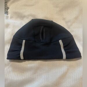Lululemon Women’s Running Black Ponytail Beanie Hat .